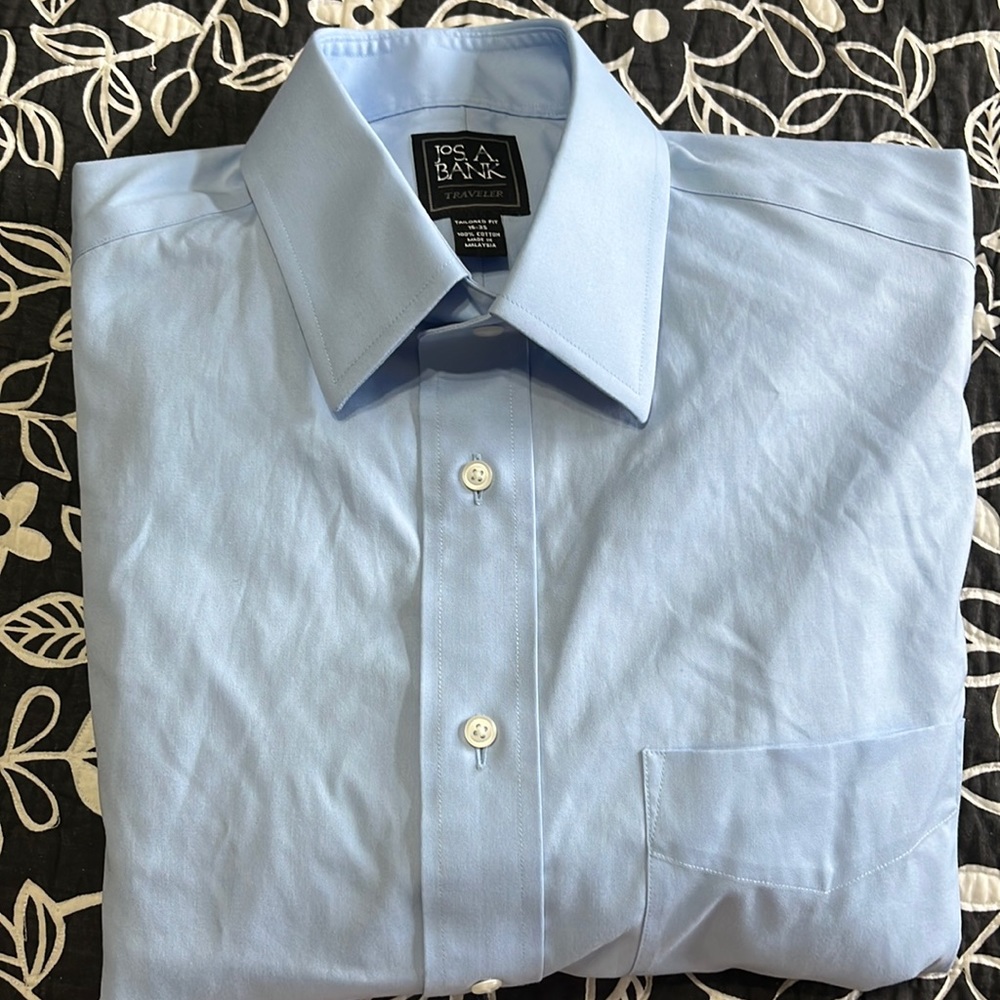 (274)NWOT Mens long sleeve dress shirt by Jos A Bank. Size 15-35. Light Blue